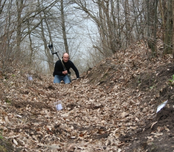 Field survey using metal detectors